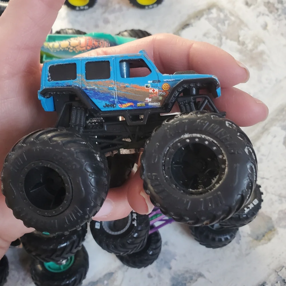 Hot Wheels Assorted Monster Truck Toys - 7 Pc Multicolor